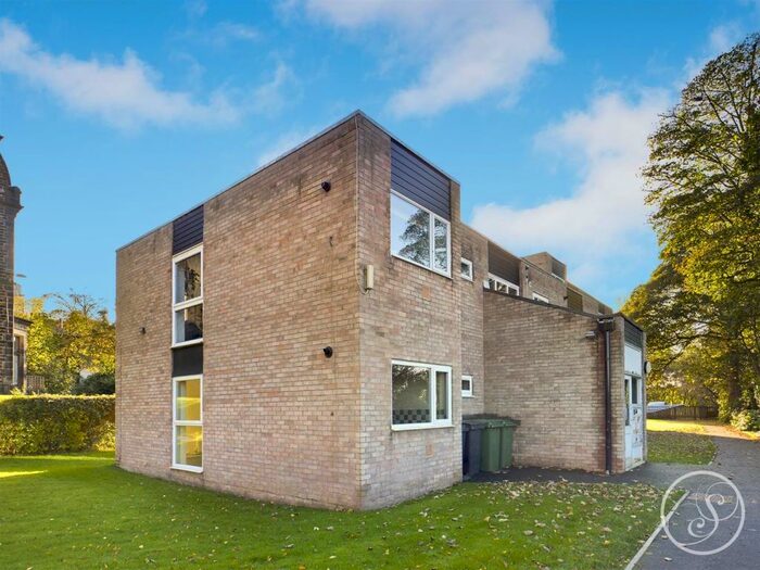 1 Bedroom Flat To Rent In Wood Close, Leeds, LS7