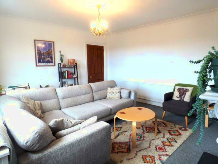 2 Bedroom Flat To Rent In Gipsy Hill, SE19