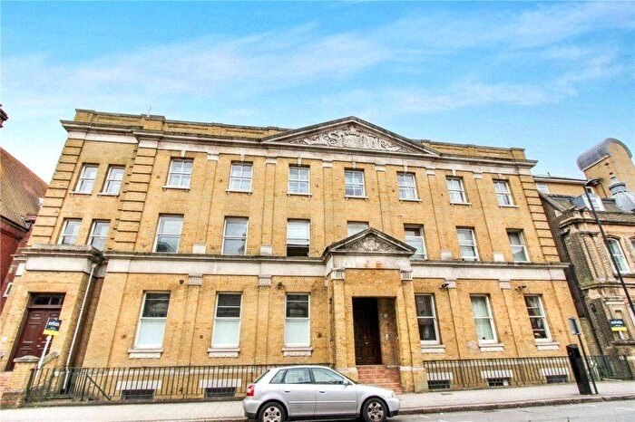 2 Bedroom Flat To Rent In Canute Road, Southampton, SO14