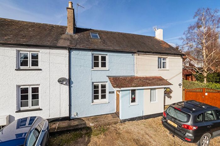 3 Bedroom Cottage For Sale In St. Johns Row, Long Wittenham, OX14