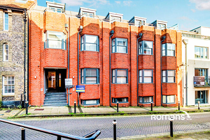 1 Bedroom Flat To Rent In St. Clement Street, Winchester, Hampshire, SO23