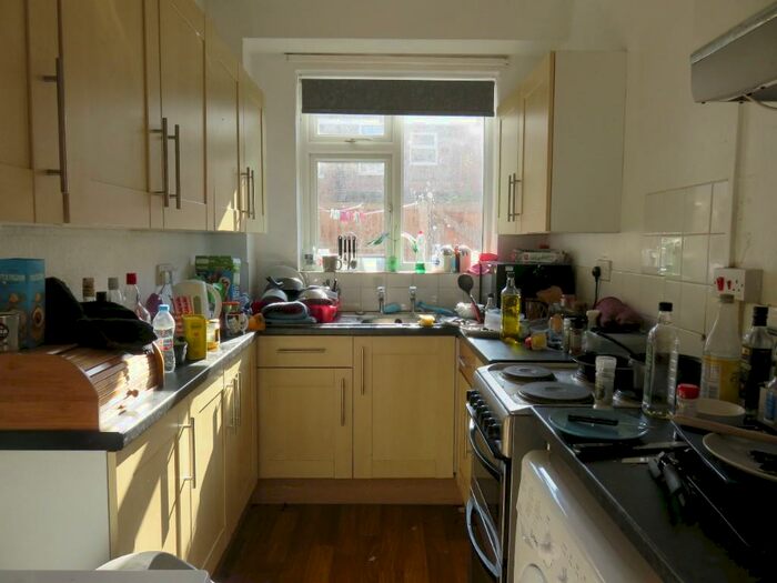 4 Bedroom Terraced House To Rent In Hart Street, Nottingham, NG7