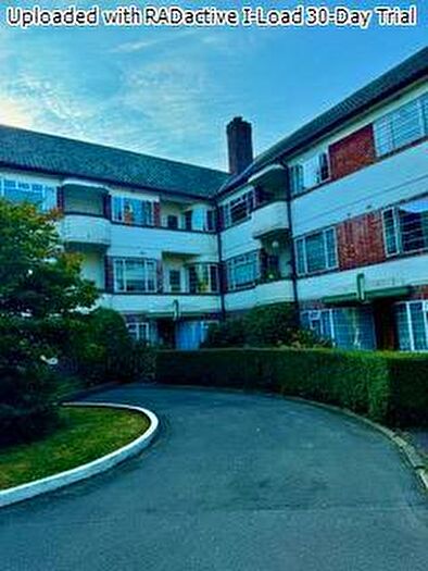 2 Bedroom Flat To Rent In Hermitage Court, London, E18