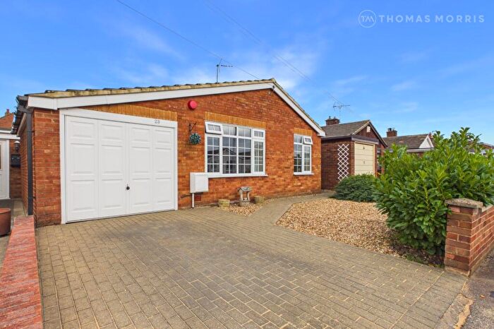 3 Bedroom Bungalow For Sale In Linley Road, Eynesbury, St. Neots, Cambridgeshire, PE19