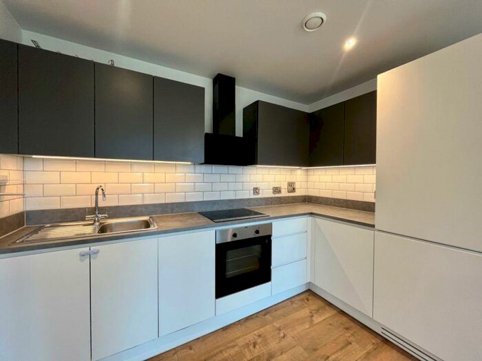 2 Bedroom Apartment To Rent In Grand View, Farnborough, GU14