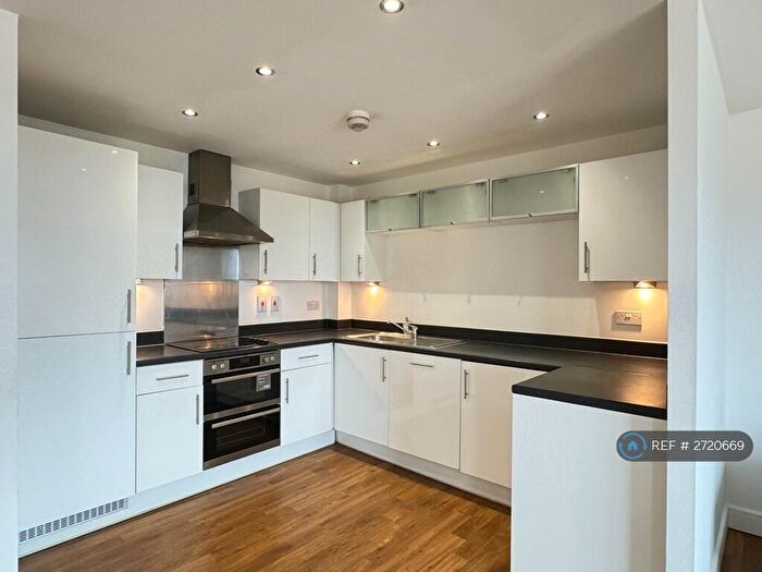 3 Bedroom Flat To Rent In Canterbury House, Dagenham, RM8