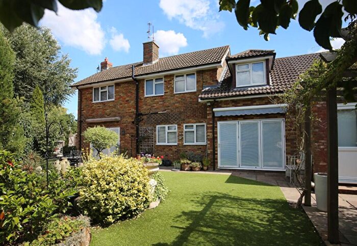 4 Bedroom Detached House For Sale In Sycamore Close, Stewkley, Buckinghamshire., LU7