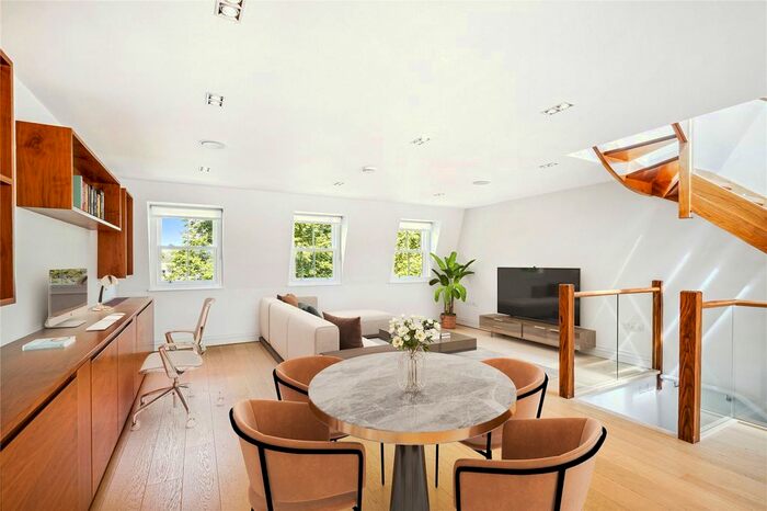 3 Bedroom Flat To Rent In Cornwall Gardens, South Kensington, SW7