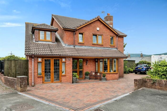 5 Bedroom Detached House For Sale In Clos Masons, Kenfig Hill, Bridgend, CF33