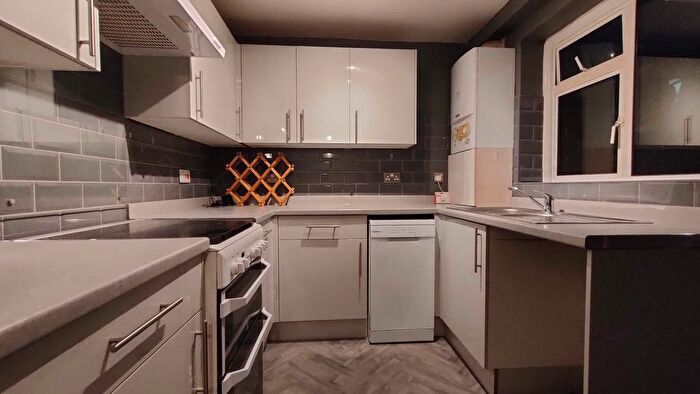 3 Bedroom End Of Terrace House To Rent In Guild Road, Erith, DA8