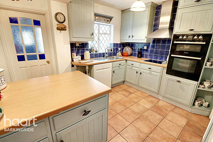 3 Bedroom End Of Terrace House For Sale In Fencepiece Road, Chigwell, IG7