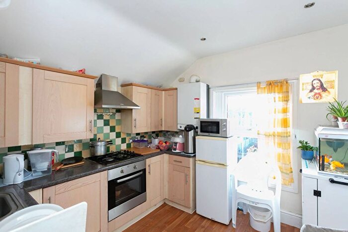 2 Bedroom Flat To Rent In , Watford, WD18