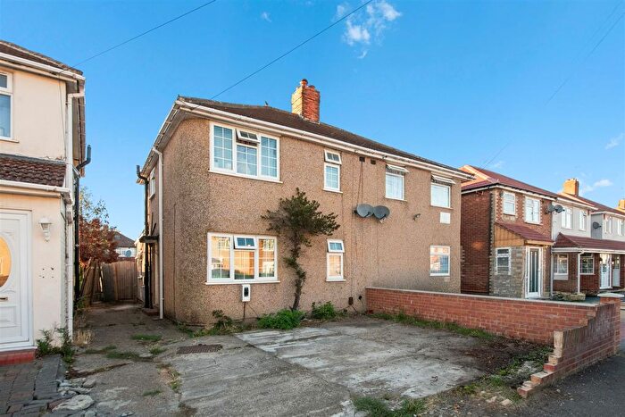 3 Bedroom Semi-Detached House For Sale In Raleigh Avenue, Hayes, UB4
