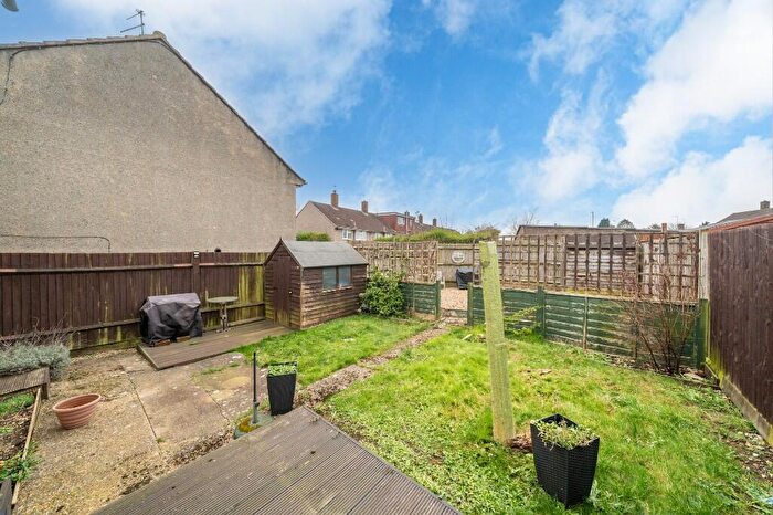 1 Bedroom Maisonette To Rent In Lucks Hill, Hemel Hempstead, Hertfordshire, HP1