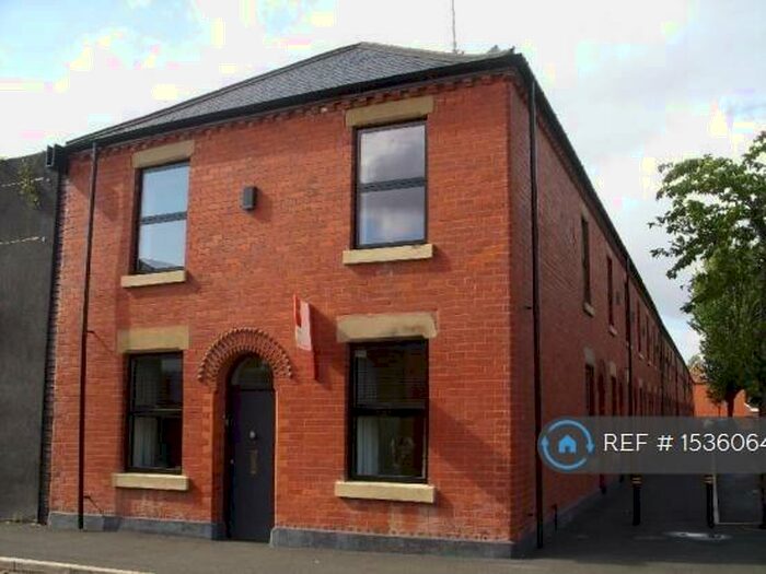 2 Bedroom End Of Terrace House To Rent In Field Street, Salford, M6