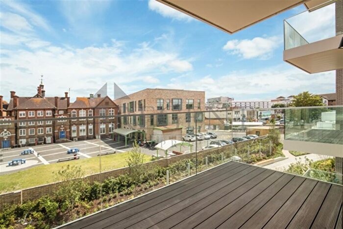 2 Bedroom Apartment To Rent In Hamond Court, Kingston Upon Thames, KT2