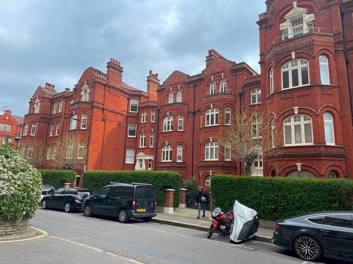 3 Bedroom Flat To Rent In Hamlet Gardens, Hammersmith, London, W6