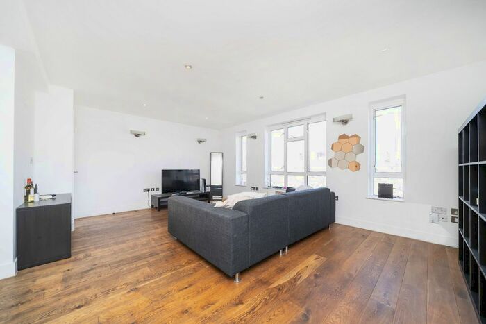 2 Bedroom Flat To Rent In Cromwell Road, London, SW5