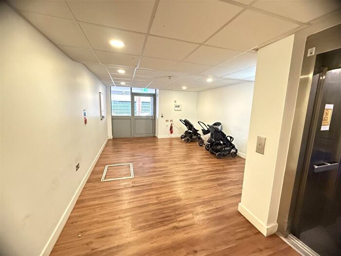 1 Bedroom Flat To Rent In Lombard Street, West Bromwich, B70