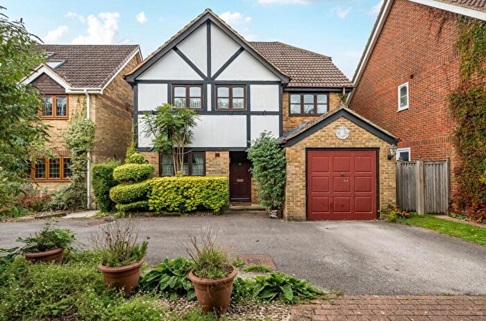 4 Bedroom Detached House For Sale In Oakhurst, Grayshott, GU26