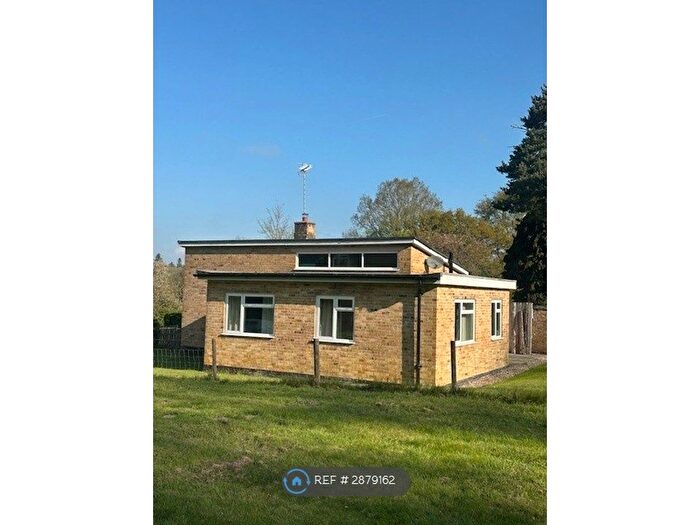 3 Bedroom Bungalow To Rent In Milford Lake Bungalow, Newbury, RG20