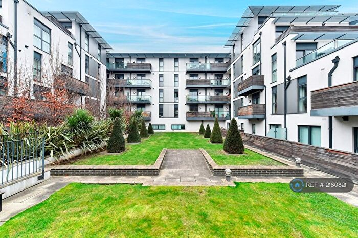 1 Bedroom Flat To Rent In Terrace Apartments, London, N5
