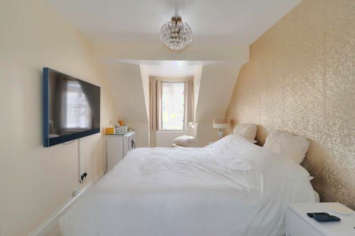 3 Bedroom Terraced House For Sale In Primrose Road, Walton-On-Thames, Surrey, KT12
