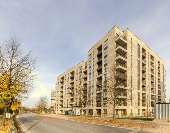 1 Bedroom Flat To Rent In Lakeside Drive, Park Royal, London, NW10