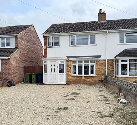 3 Bedroom Semi-Detached House For Sale In Bramley Road, GL20