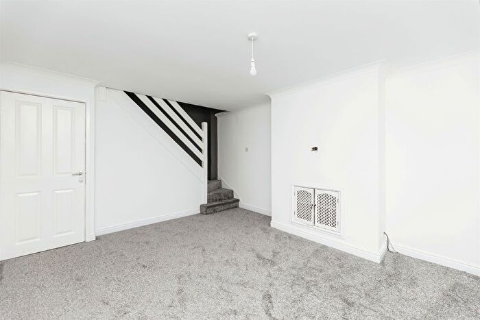 2 Bedroom Semi-Detached House For Sale In Sycamore Road, Barlby, Selby, YO8