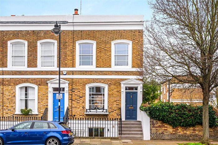 2 Bedroom Terraced House For Sale In Coleman Fields, London, N1