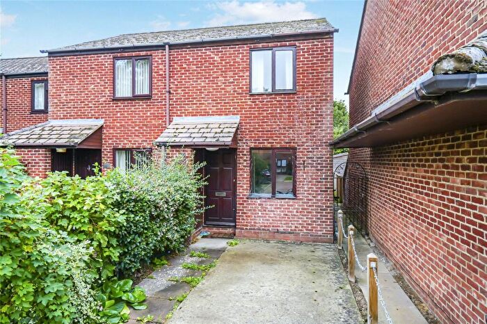 2 Bedroom Semi-Detached House To Rent In Webbs Close, Wolvercote, OX2