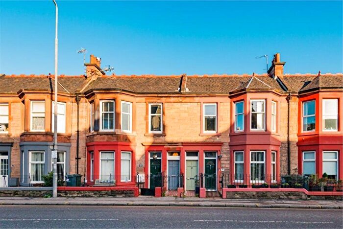 3 Bedroom Flat For Sale In Willowbrae Road, Duddingston, EH8