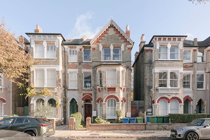 2 Bedroom Flat For Sale In Oakhurst Grove, East Dulwich, SE22
