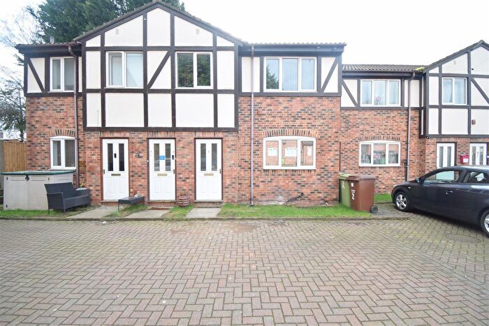 2 Bedroom Flat To Rent In Thornes Park Court, Thornes, Wakefield, WF2