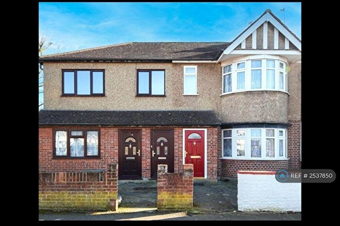 1 Bedroom Maisonette To Rent In Sidmouth Drive, Ruislip, HA4