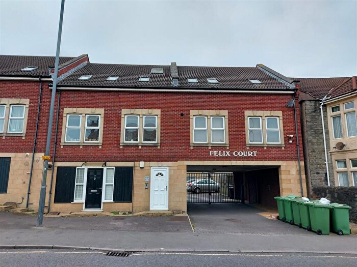 2 Bedroom Apartment To Rent In Downend Road, Kingswood, Bristol, BS15