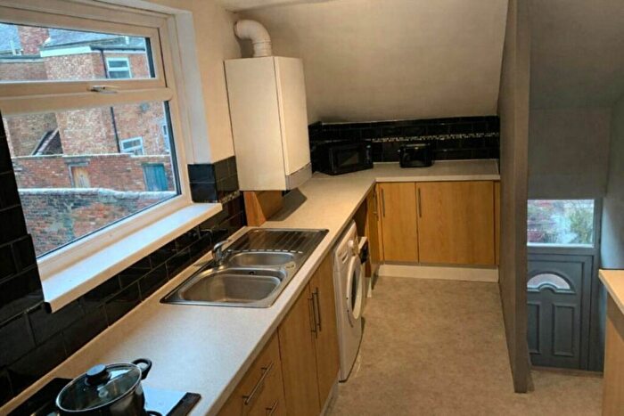 4 Bedroom Maisonette To Rent In Rectory Road, Gateshead, NE8