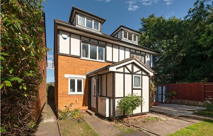 3 Bedroom Semi-Detached House To Rent In Rickard Close, London, Greater London, NW4