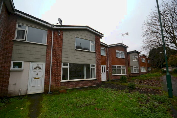 4 Bedroom Semi-Detached House To Rent In Forsythia Gardens, Nottingham, NG7