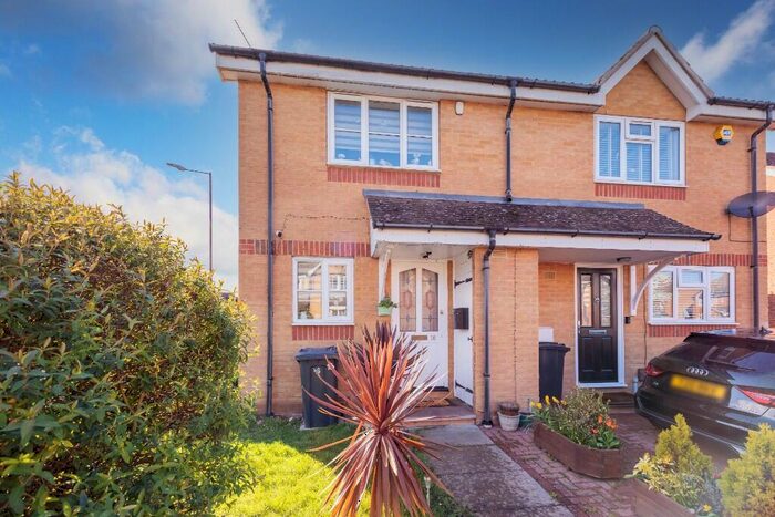 2 Bedroom Semi-Detached House To Rent In Earls Lane, Cippenham, SL1