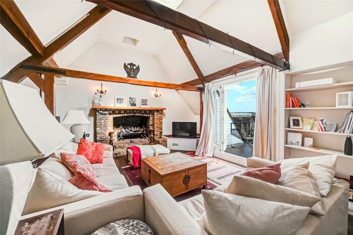 3 Bedroom Duplex To Rent In Nightingale Lane, Clapham, London, SW12