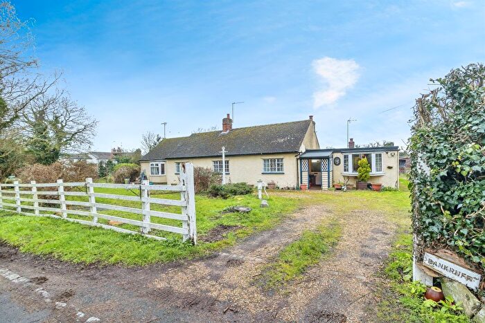 5 Bedroom Detached Bungalow For Sale In Gaddesden Turn, Great Billington, Leighton Buzzard, LU7