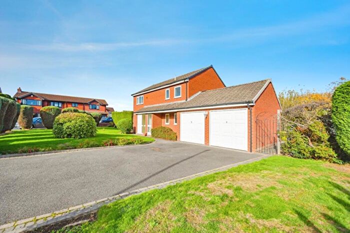 4 Bedroom Detached House For Sale In Greenacre Close, Tamworth, B77