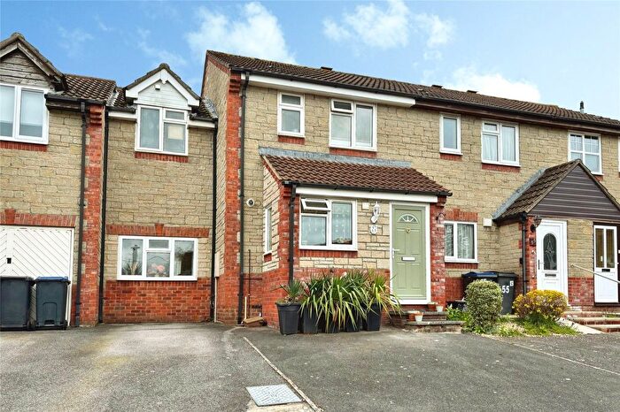3 Bedroom Terraced House For Sale In Kingfisher Drive, Westbury, BA13