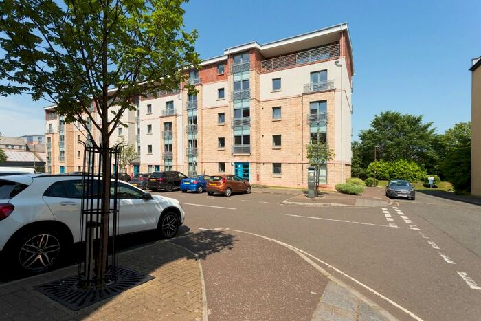 2 Bedroom Flat To Rent In Papermill Wynd, Leith, Edinburgh, EH7