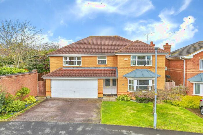 4 Bedroom Detached House To Rent In Gillingham Road, Kettering, NN15