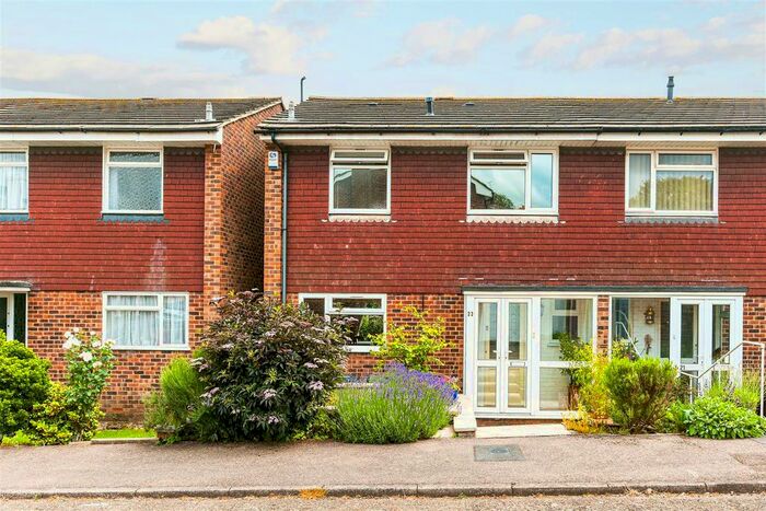 3 Bedroom Semi Detached House For Sale In Faversham Avenue, North Chingford, E4