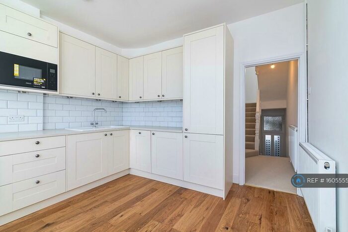 2 Bedroom Flat To Rent In Hillfield Park, London, N10