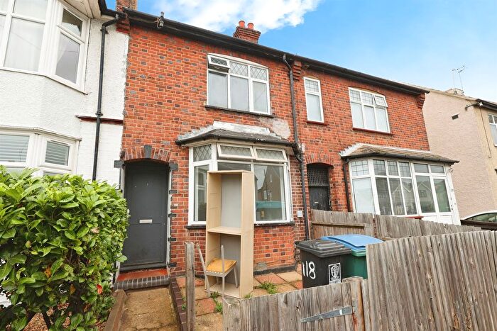 3 Bedroom Terraced House For Sale In Hagden Lane, Watford, WD18
